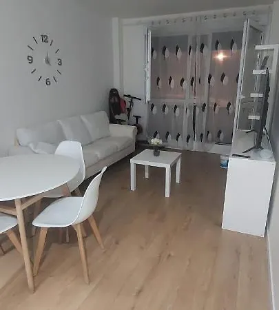 Con Terraza Privatunterkunft
